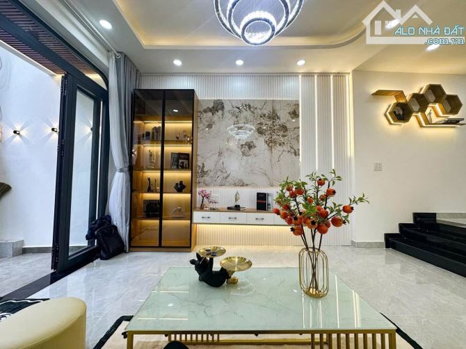 Duy nhất căn Vườn Chuối, Quận 3. dt: 65,3m2, giá: 4 tỷ 121 triệu, hẻm ô tô 5.5m, sổ riêng