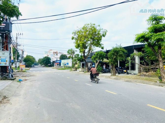 Bán đất MT Lương Trúc Đàm đường 10.5m - Khu Trung Nghĩa- Hoà Minh