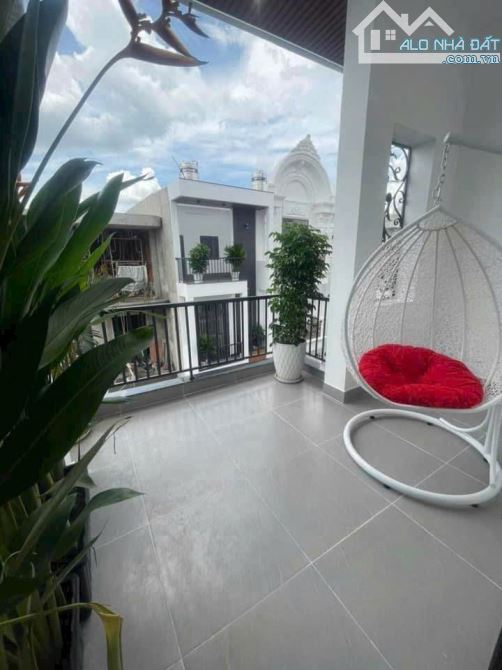 Bán gấp Nhà phố đường Trần Thị Hè Quận 12. 5,5 Tỷ
