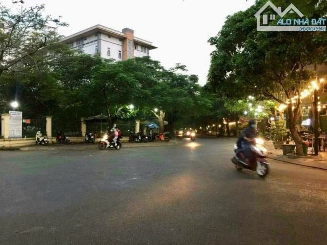 Bán đất mặt tiền giá rẻ 104m2, Khu dân cư Nam Hòa, Ngay Đỗ Xuân Hợp, Phước Long A, Q9.