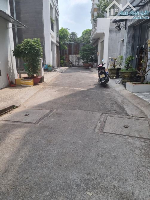 Ngang 7 tỷ - nhà 4 tầng ở ngay - 76m2 - 4x19 - Hẻm nhựa 8m - Đường số 29, BTĐ B , Bình Tân