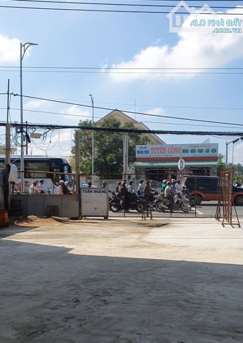 Bán kho xưởng mặt tiền qlo 80, ngay đầu ngã 3 TP. Vĩnh Long, 1548m2, 21,3x82, hướng Nam