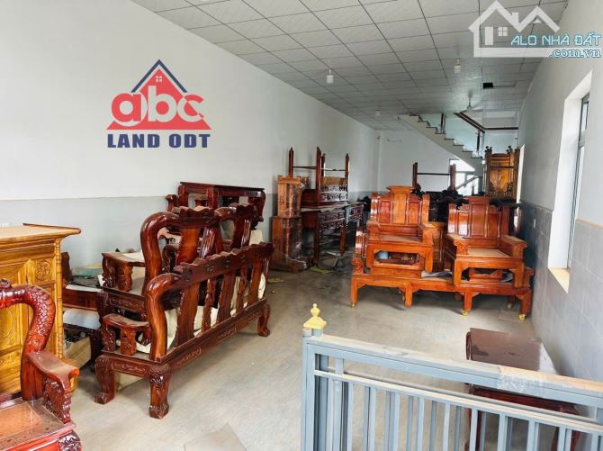 Bán Nhà 2 Lầu 1Trệt Góc 3 Mặt Tiền  p . Tân hoà gần giáo xứ hoà bình