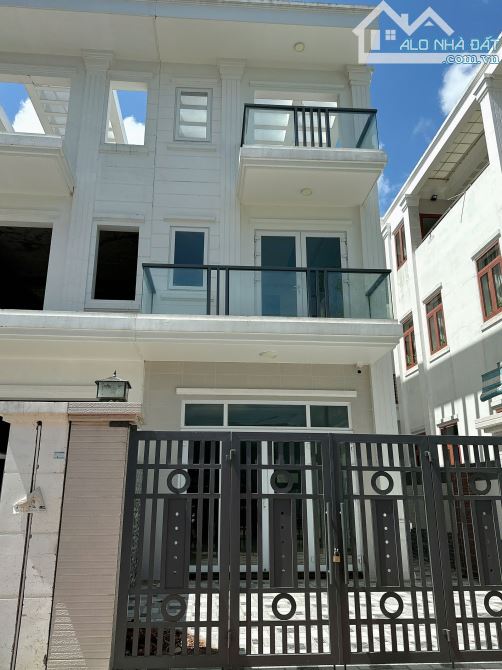Cho thuê nhà 1 trệt 1 lầu khu đô thị Hưng Phú 13tr/tháng
