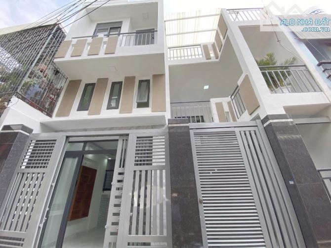 VỢ MÊ SỐ ĐỀ - CHỒNG BÁN NHÀ - NGANG 7M -70M2 - GIÁ HƠN 4 TỶ