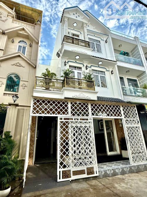 Bán nhà ngay Trung tâm hành chính huyện Nhà Bè DT 6,5 x 13 m giá 6.8 tỷ