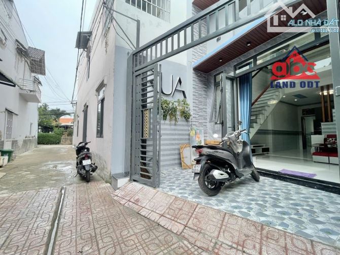 Nhà lầu 2.65 tỉ . Hơn 60m2-SHR- thổ cư tại P.Bửu Hoà thuận tiện di chuyển các tỉnh lớn .