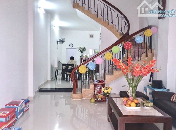 Ở NGAY! Bán Nhà 3 Tầng Cực Đẹp Hai Bà Trưng, 46m2, 6.3 Tỷ TL