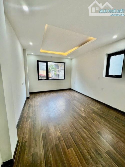 SIÊU PHẨM GIANG VĂN MINH BA ĐÌNH 13,9TỶ 42M*4M- 7T THANG MÁY 3THOÁNG NGÕ THÔNG ÔTÔ ĐỖ CỬA