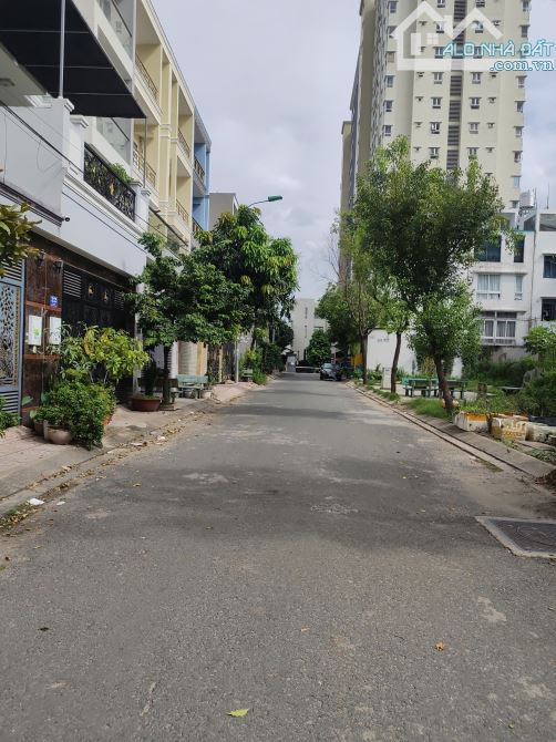 Bán nhà trệt, 2 lầu, đường 10m KDC Hiệp Thành City, 5x18m, giá 7.5 tỷ