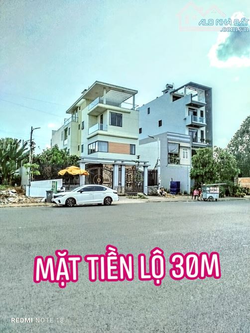 BIỆT THỰ MẶT TIỀN ĐƯỜNG 1B ( LỘ 30M) - KHU VĂN HOÁ TÂY ĐÔ