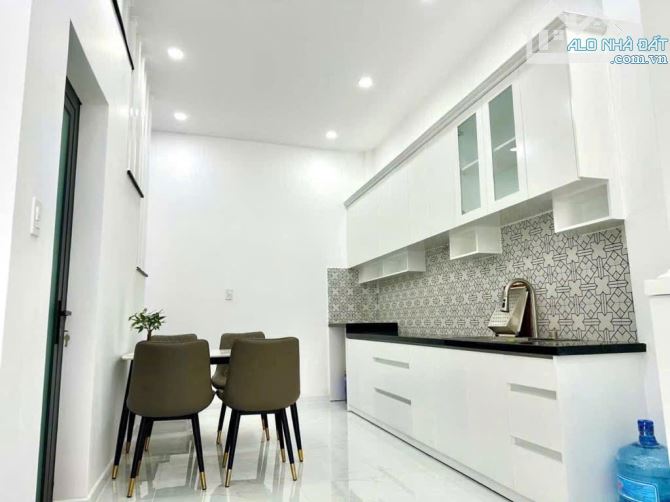 Nhà 2 tầng mới xây lung linh ngay Âu Cơ, Tân Sơn Nhì, 40m2, nhỉnh 4tỷ