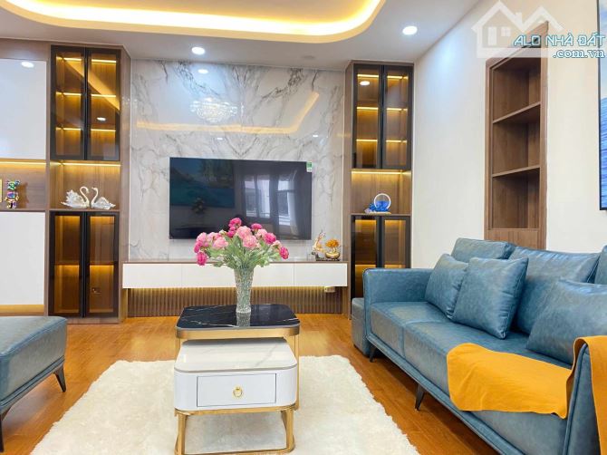 BÁN CĂN HỘ CHUNG CƯ TRUNG TÂM THANH XUÂN 105M2 - 3 NGỦ - LÔ GÓC - 55 TRIỆU /M2