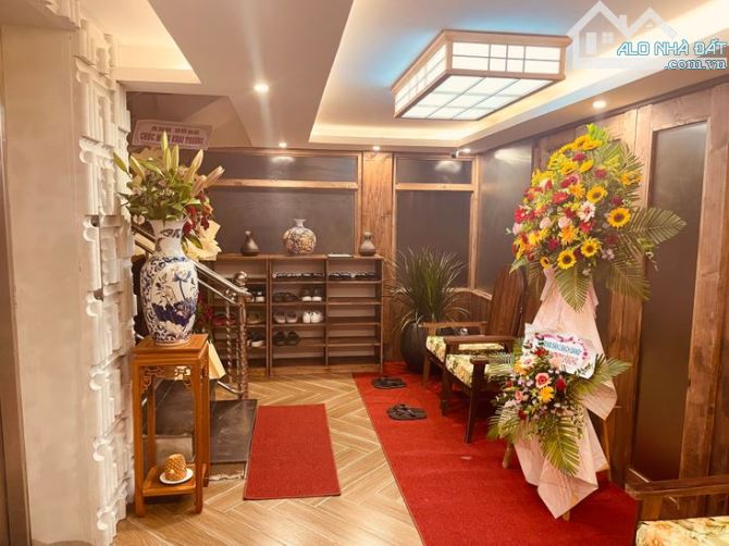 Tòa nhà 8 tầng mặt tiền ngang hơn 8m cực rẻ tại đường Trần Phú Đà Nẵng
