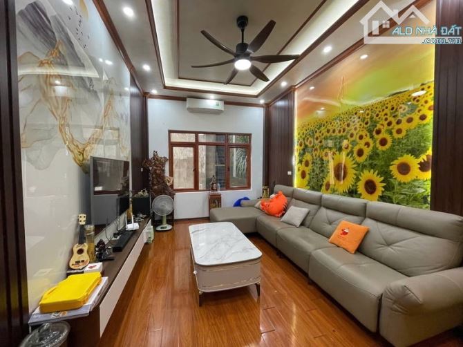 Bán nhà cực hiếm, giá rẻ, ngõ ô tô, 5 tầng, Thanh Xuân, Hà Nội.
