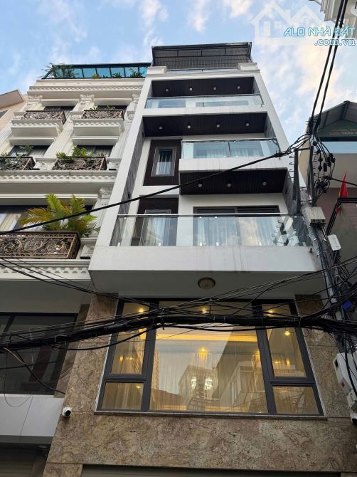 Bán nhà phố ngọc lâm, 45m2, 7 tầng, thang máy, kinh doanh tốt giá 13.5 tỷ.