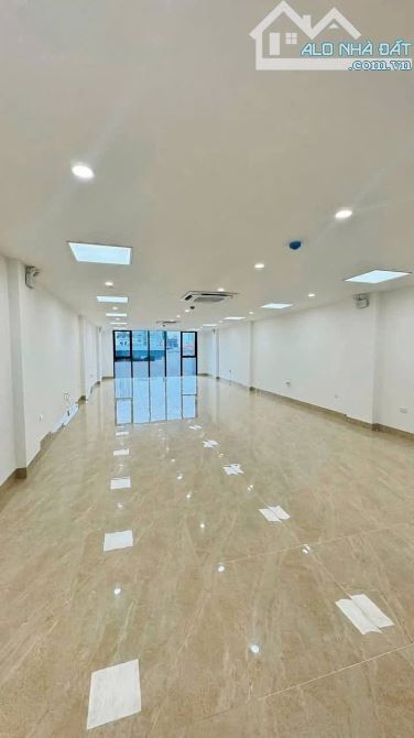 Bán Nhà Mặt Phố Hồ Tùng Mậu, Trần Vỹ, 3 ô tô tránh, vỉa hè đá bóng, kinh doanh văn phòng.