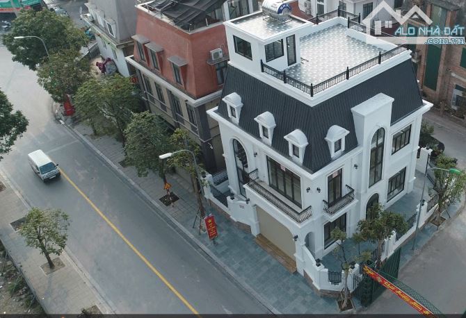 SIÊU PHẨM MẶT PHỐ SA ĐÔI LÔ GÓC dt:206m2 x 4 Tầng Mt:15m Giá bán 63,5 tỷ - 10