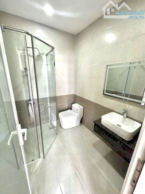 BÁN BIỆT THỰ TRUNG TÂM NHÀ BÈ – 100M2 - HUỲNH TẤN PHÁT - NHỈNH 8 TỶ - 11