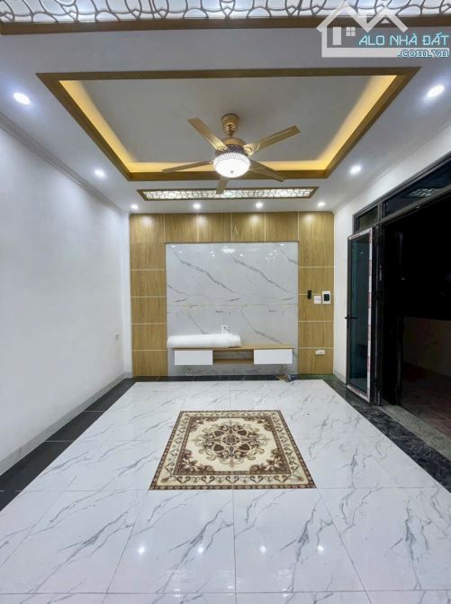 Nhà đẹp Phượng Đồng-Phụng Châu Ô tô cách 1 nhà, cách trường Đại Học 500m DT32m*4T - 1