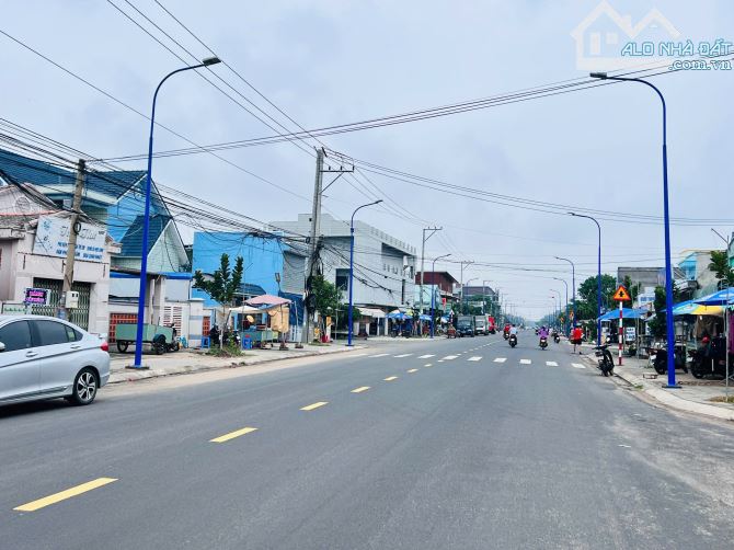 BÁN LÔ ĐẤT KHU CHỢ LỘC AN - CÁCH BÃI TẮM LỘC AN CHỈ 1KM - 1