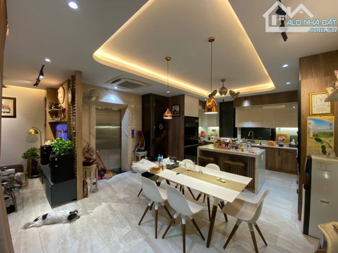 Biệt Thự Vip - Ngang 7m - HXH - Ngay Lê Văn Sỹ, Q.Tân Bình - DT: 7m x 9m - Gia: 17,8 Tỷ - 8