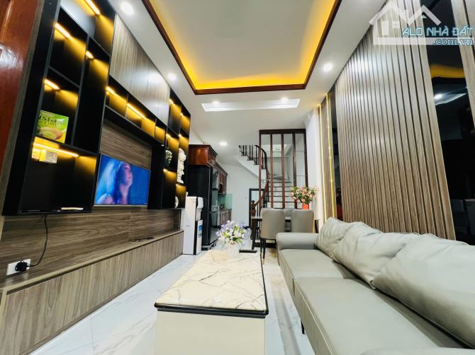 KIM MÃ- 5 TẦNG 3 NGỦ- DT 34M2- KHU VIP BA ĐÌNH CHỈ 7,5 TỶ - 1