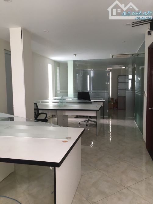 Cho thuê nhà Vũ Phạm Hàm - Cầu Giấy, 80m2 x 5T, lô góc 2MT: 20m. Thông sàn, thang máy,... - 1