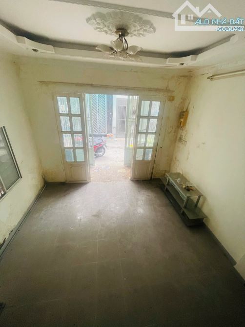 Kẹt tiền bán nhà 3 tầng hẻm xe hơi Thống Nhất, Gò Vấp, công nhận 37m2 đất, nhỉnh 3 tỷ  TL - 1