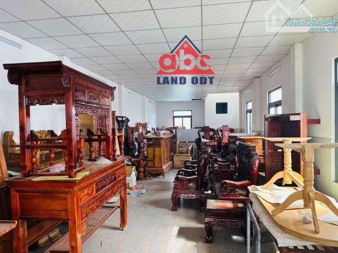 Bán Nhà 2 Lầu 1Trệt Góc 3 Mặt Tiền  p . Tân hoà gần giáo xứ hoà bình - 1