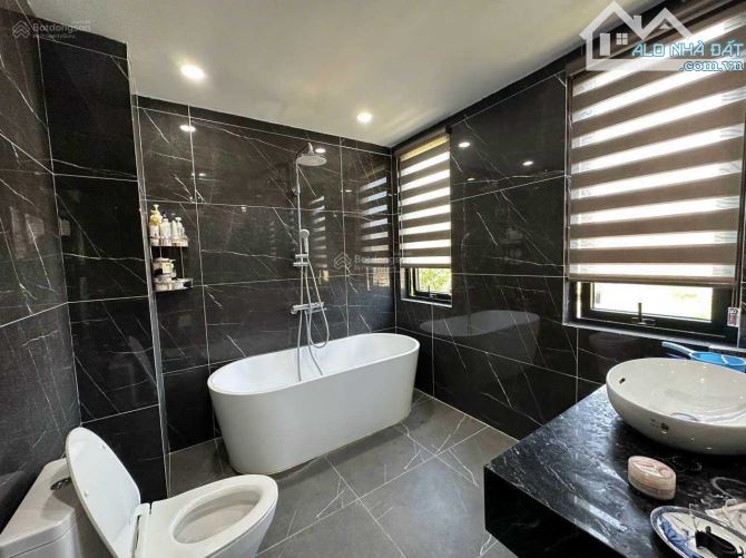 Bán nhà 7x14,5m, 5 tầng - hẻm xe hơi 8m Thành Thái, Q10 - giá 23 tỷ TL - 1
