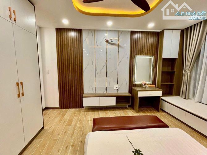 Ngộp Bank- Bán Gấp nhà HXH đường 3/2, P.11 . (DT: 3,3x 12m)- 4 tầng. - 1