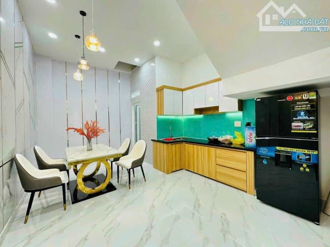 HOT! Nhà phố Nguyên Hồng, phân lô VIP, ô tô vào nhà, 54m², 4 tầng, chỉ 15.4 tỷ! - 1