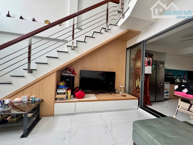 🔥🔥DT: 240m2 4 lầu, Nhà phường Phú Hữu dường Bưng Ông Thoàn nhà nhiều phòng ngủ, mới xây - 1