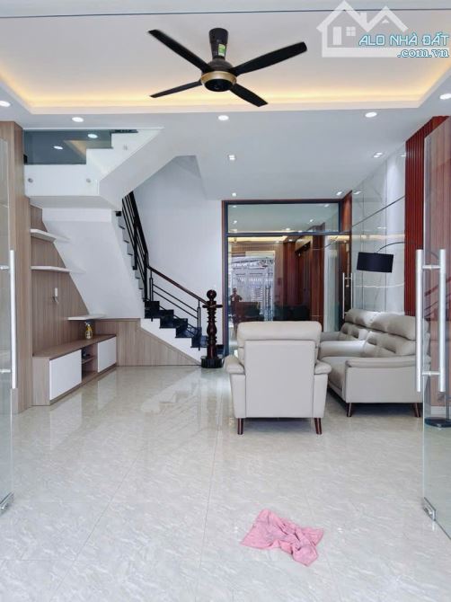 BÁN NHÀ QUẬN 7 - HẺM XE HƠI HUỲNH TẤN PHÁT, 4 TẦNG, 4 PN, 9 TỶ TL - 1