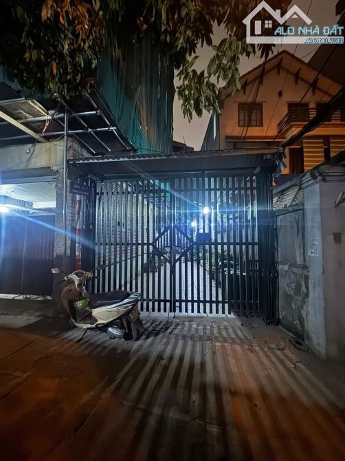 Giáp Đại Sứ Quán Hàn Quốc - XUÂN LA - TÂY HỒ - 40M - C4 - Lô Góc - Ô Tô - Giá 8 Tỷ Hơn - 1