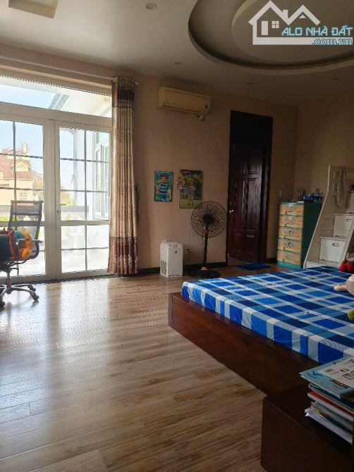 BIỆT THỰ VIEW SÔNG, KDC TRÍ KIỆT, DT 240M2, SÁT ĐỖ XUÂN HỢP & GLOBAL CITY - 1