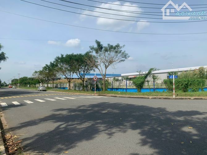 Lô góc 4000m2 đất KCN Hòa Bình, Nhị Thành, Thủ Thừa, LA, giá đầu tư, đã xây móng - 1