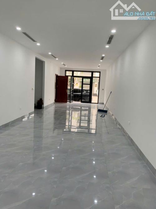 Cho thuê mặt bằng kinh doanh 3 tầng HĐMON Hàm Nghi 84m2 - Vị trí vàng, giá 50 triệu/3 sàn - 1