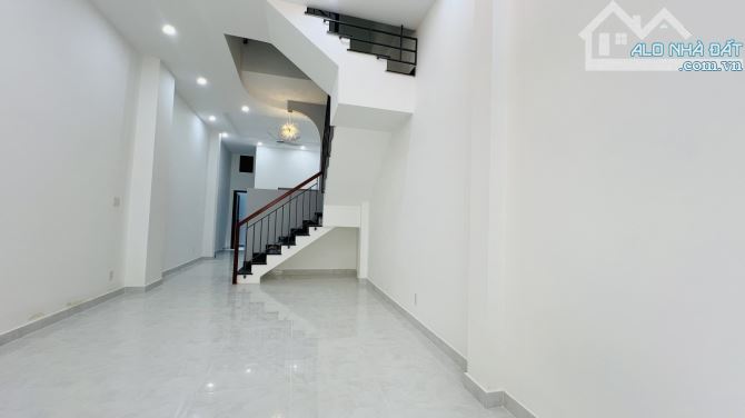 QUẬN 8 DƯƠNG BÁ TRẠC - ÔTÔ NGỦ TRONG NHÀ GIÁP QUẬN 1 QUẬN 5 66 M2  CHỈ 9.8 TỶ. - 1