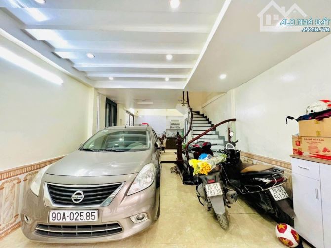 Bán nhà Đinh Công Thượng giá 13.6 tỷ, diện tích 42m2, 6 tầng, mặt tiền 4.1m - 1