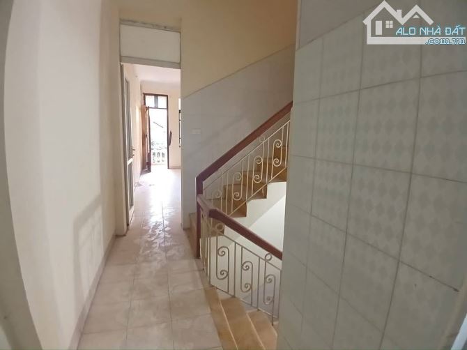 Bán nhà Nguyễn Trãi giá 8.7 tỷ, diện tích 44m2, 4 tầng, mặt tiền 3.5m - 1