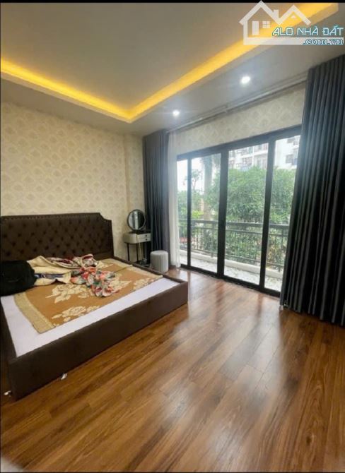 67 m2/5 tầng/12 tỷ/phúc lợi/View hồ/ ô tô chánh - 12