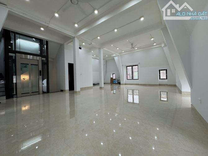 SIÊU PHẨM MẶT PHỐ SA ĐÔI LÔ GÓC dt:206m2 x 4 Tầng Mt:15m Giá bán 63,5 tỷ - 15