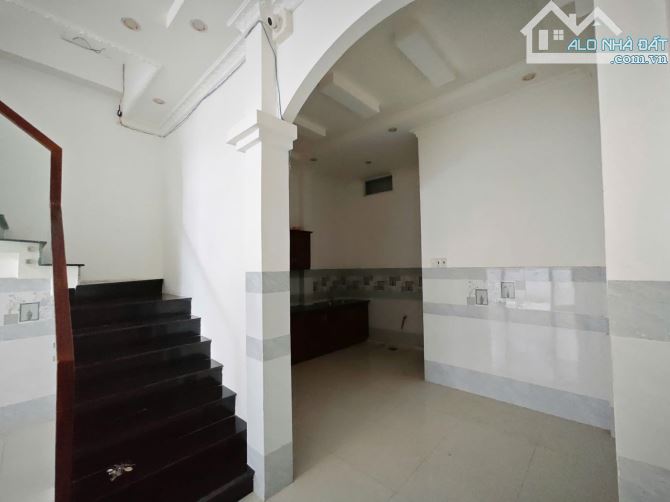 nhà trệt lầu 2 phòng ngủ trục chính hẻm 60, cách đường mậu thân chỉ 20m - 2