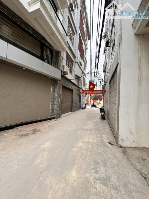 Bán nhà Xuân Đỉnh, 40m2 – 4t – mt 4,1m - 3 thoáng – sân rộng- 10m ra oto – nhỉnh 7 tỷ - 2