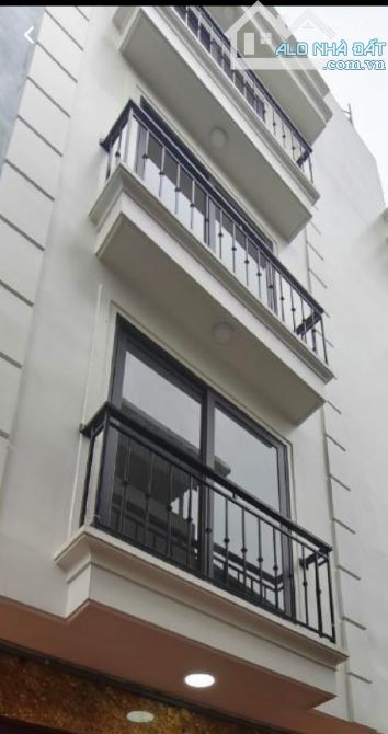 BÁT ĐẤT BÁT KHỐI. LONG BIÊN. NHÀ 5 TẦNG.  30M. MT 6.6. GIÁ NHỈNH 4 TỶ - 2