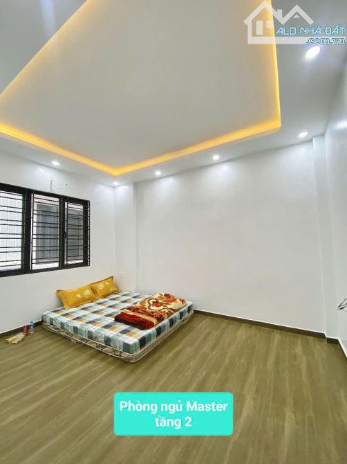 Bán nhà 3 tầng xây mới ngõ 409 Miếu Hai Xã - 2
