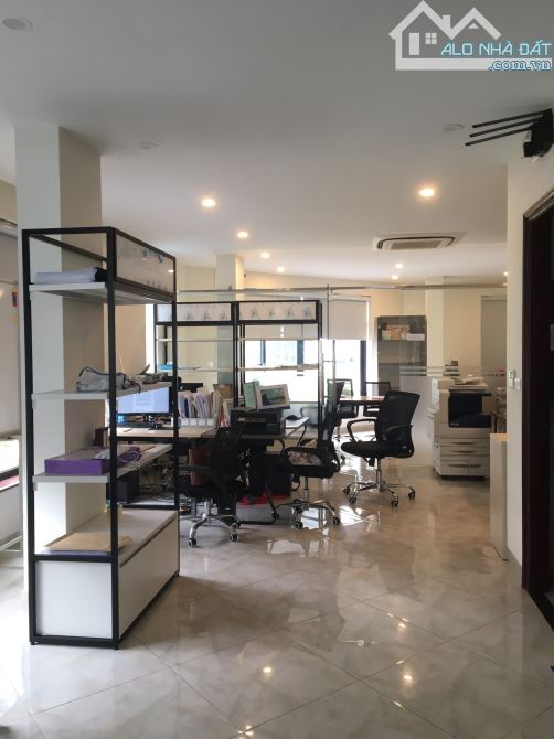 Cho thuê nhà Vũ Phạm Hàm - Cầu Giấy, 80m2 x 5T, lô góc 2MT: 20m. Thông sàn, thang máy,... - 2