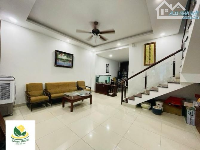 🏡 Nhỉnh 7 tỷ - Nhà 2 tầng (2PN+2WC) - 64m2 (5.5x11.6)- Nguyễn Hữu Cảnh, Bình Thạnh. - 2